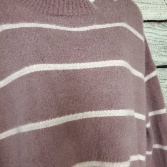 Staccato Mauve White Striped Soft Fuzzy Sweater Women’s Small Cozy Knit - Picture 2 of 6